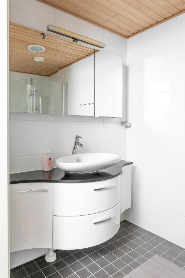 2Ndhomes Cozy 1Br Apartment With Balcony By The Central Station Гельсінкі Екстер'єр фото